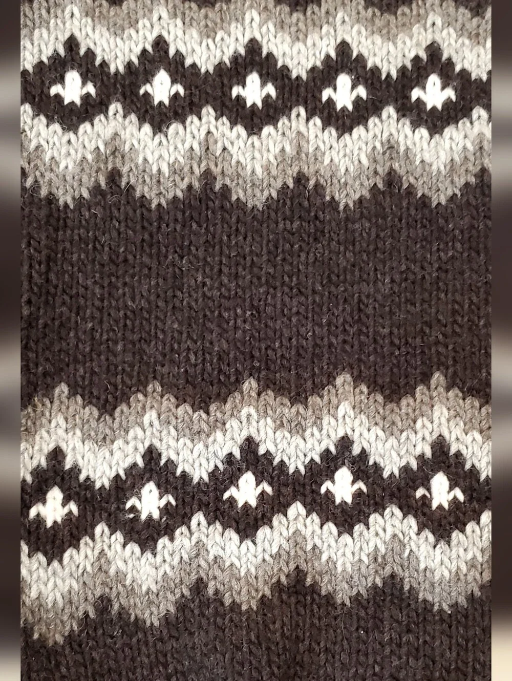 Chilly Dog Hand Knitted 100% Wool Brown+ White/Grey Diamond Dog Sweater, Small